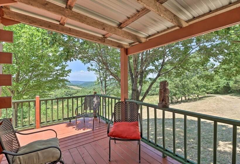 Cozy Pelsor Cabin W/ Mountain & Valley Views!