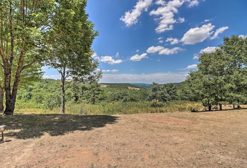 Cozy Pelsor Cabin W/ Mountain & Valley Views!