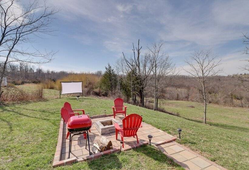 Cozy Pelsor Cabin W/ Mountain & Valley Views!