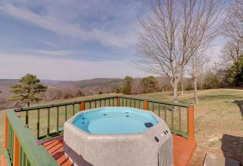 Cozy Pelsor Cabin W/ Mountain & Valley Views!