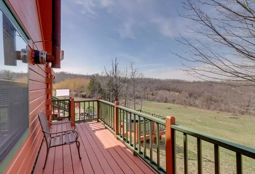 Cozy Pelsor Cabin W/ Mountain & Valley Views!