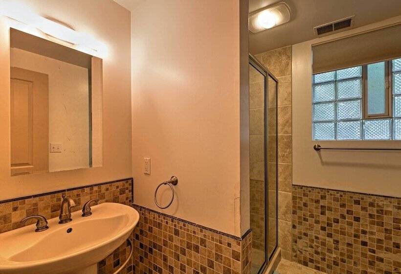 Cozy Union Pier House W/ Hot Tub, Deck & Backyard!