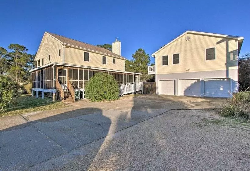 Family Friendly Home W/ Pool, Easy Walk To Beach!
