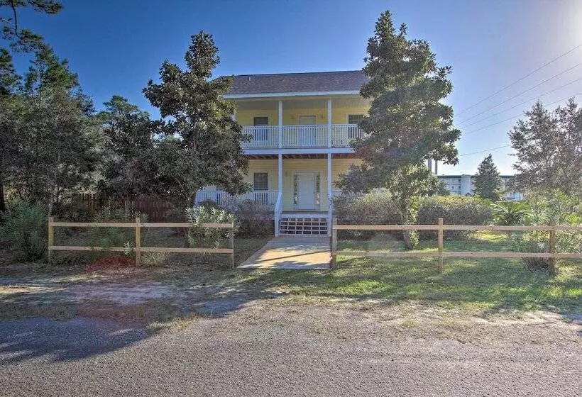 Family Friendly Home W/ Pool, Easy Walk To Beach!