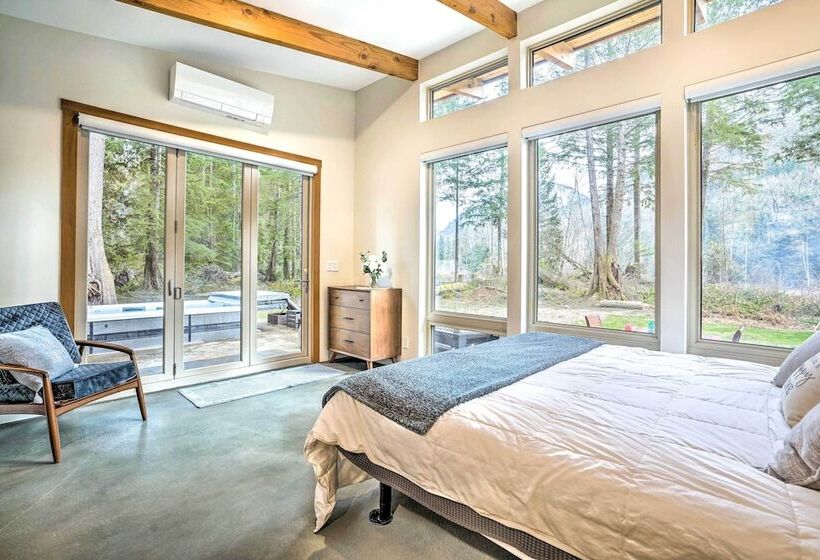 Gold Bar Cabin On Skykomish River: Heated Swim Spa