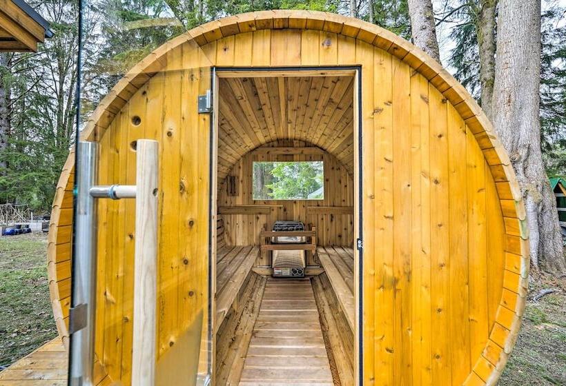 Gold Bar Cabin On Skykomish River: Heated Swim Spa
