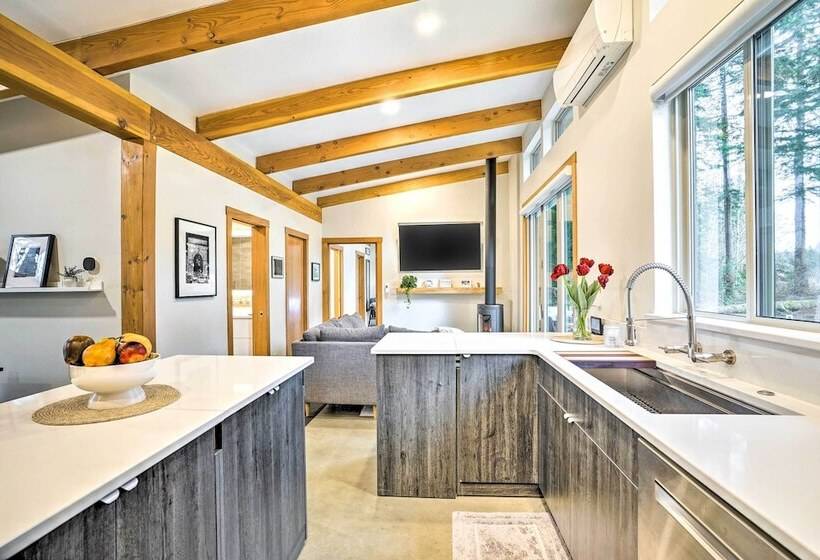 Gold Bar Cabin On Skykomish River: Heated Swim Spa