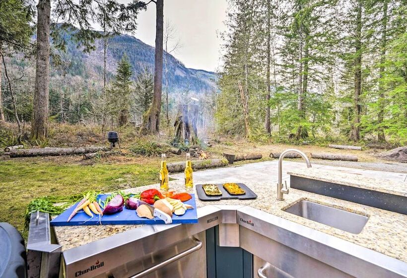Gold Bar Cabin On Skykomish River: Heated Swim Spa