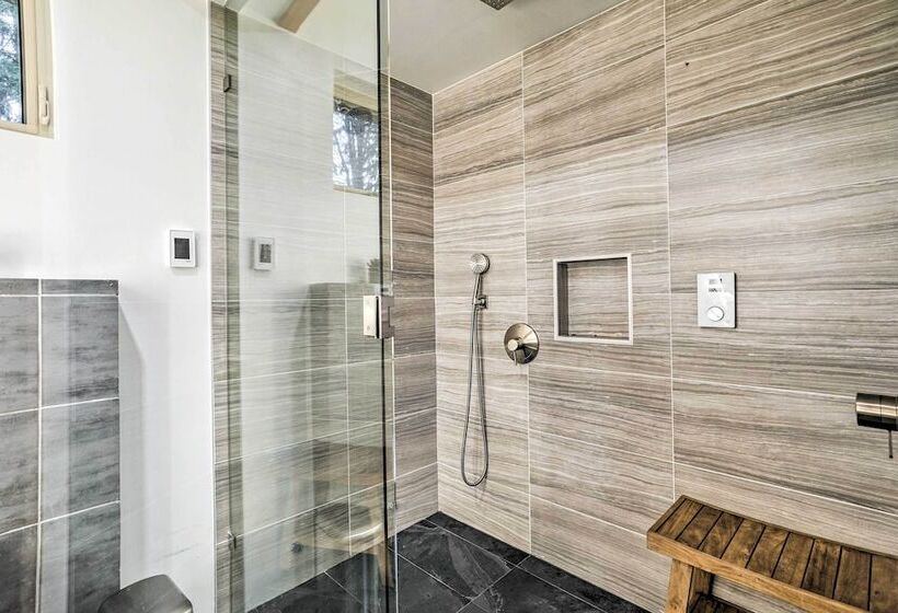 Gold Bar Cabin On Skykomish River: Heated Swim Spa