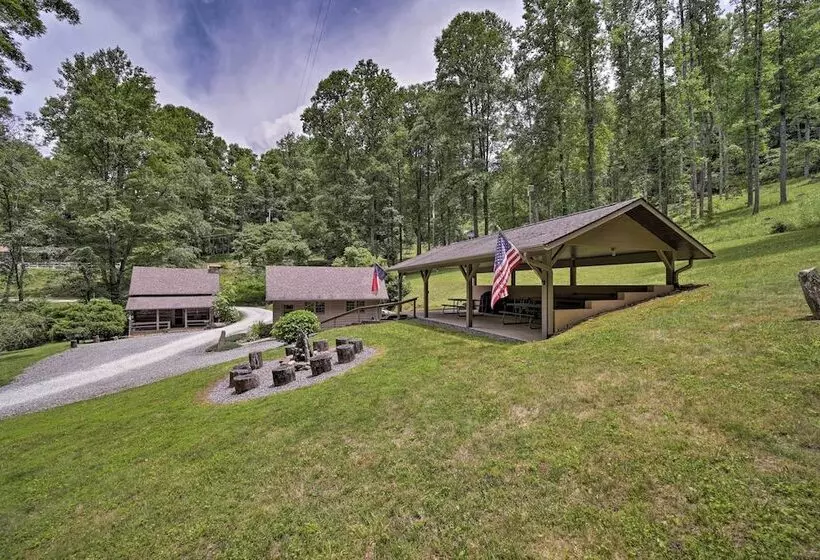 Gorgeous Home W/ Fireplace < 6 Mi To Downtown