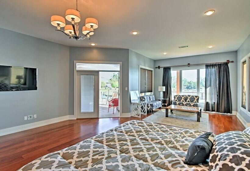 Gorgeous Ocean Springs Waterfront Home W/ Dock!