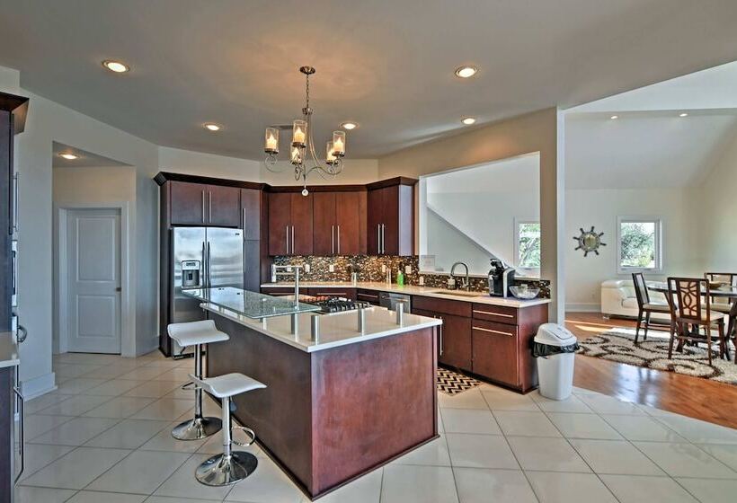 Gorgeous Ocean Springs Waterfront Home W/ Dock!