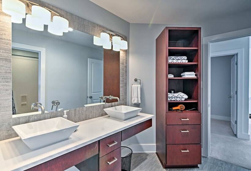 Gorgeous Ocean Springs Waterfront Home W/ Dock!