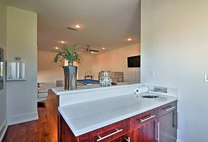 Gorgeous Ocean Springs Waterfront Home W/ Dock!