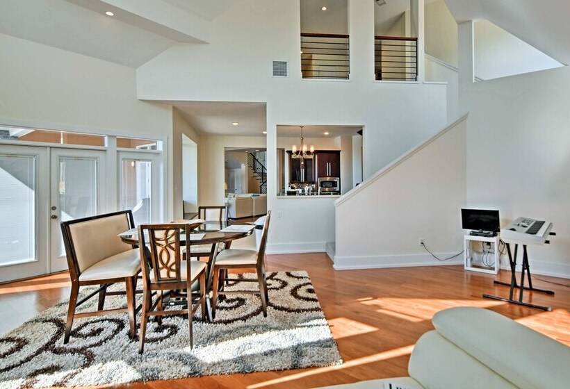 Gorgeous Ocean Springs Waterfront Home W/ Dock!