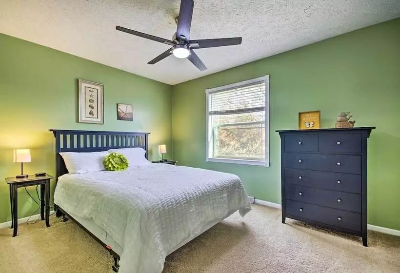 Gravois Mills Home: Boating Vacation!