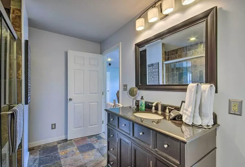 Gravois Mills Home: Boating Vacation!