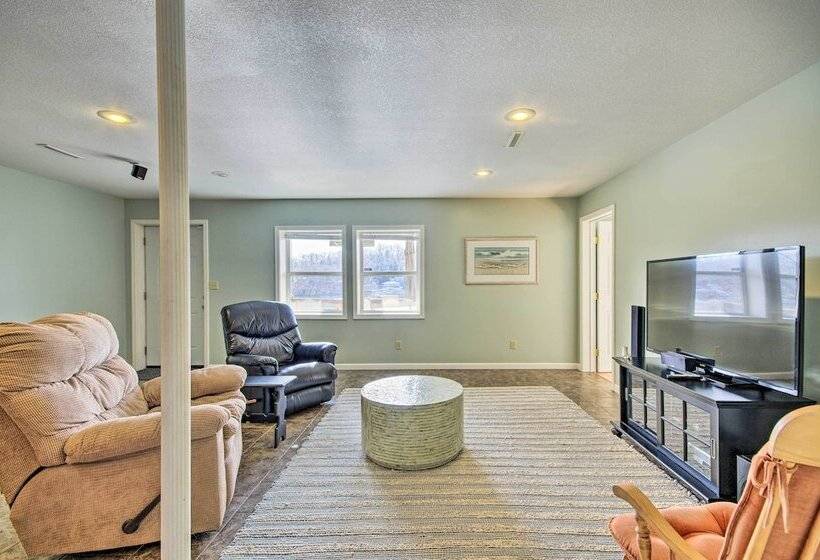 Gravois Mills Home: Boating Vacation!