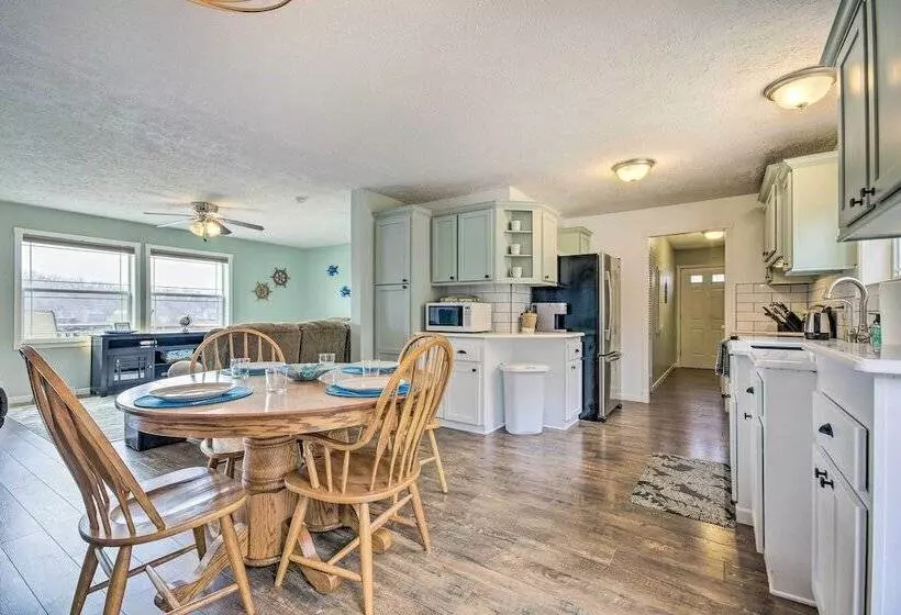 Gravois Mills Home: Boating Vacation!