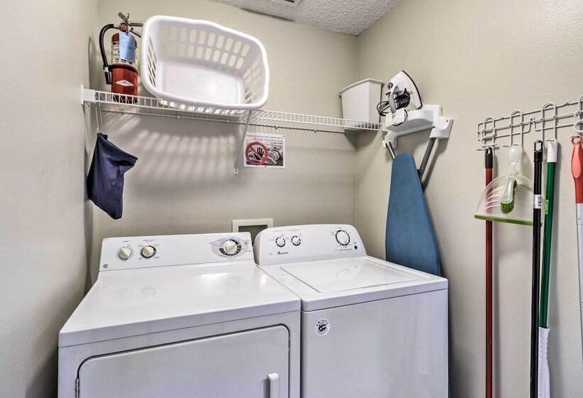 Kissimmee Retreat: Fenced In Yard W/ Pool!