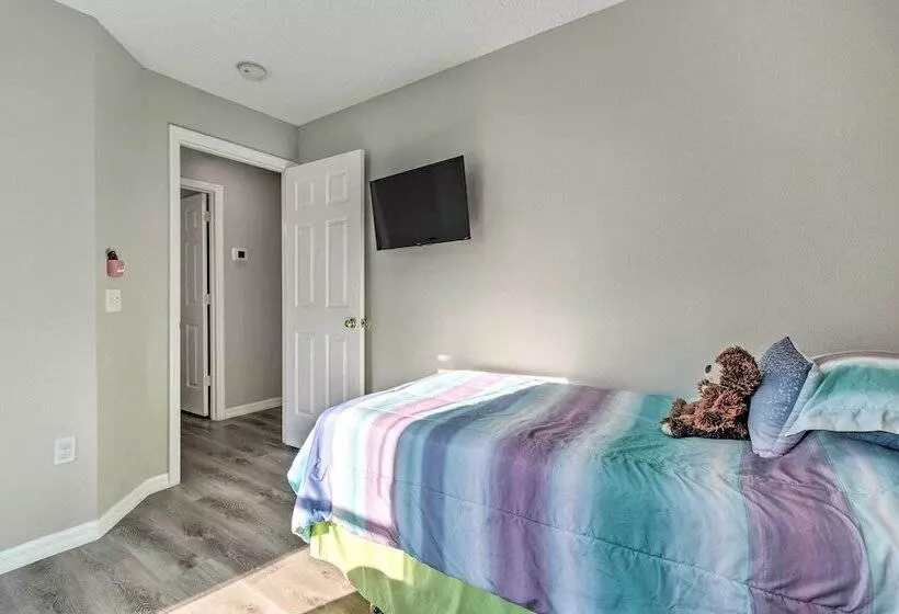 Kissimmee Retreat: Fenced In Yard W/ Pool!