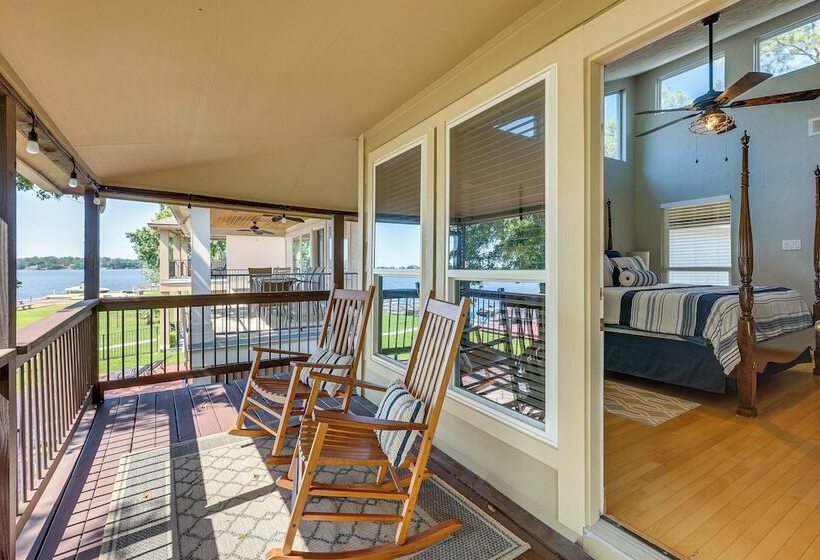 Lakefront Montgomery Home W/ Porch & Dock!