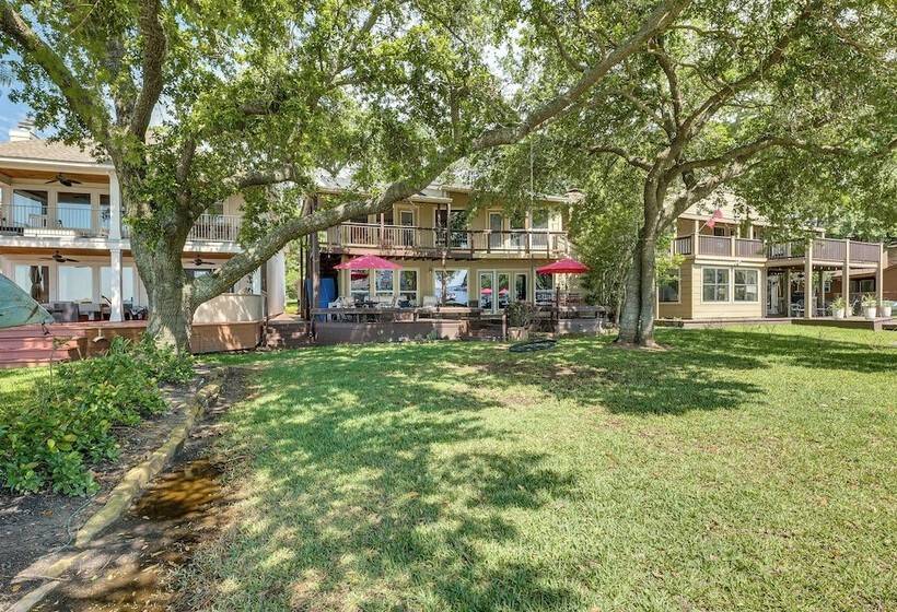 Lakefront Montgomery Home W/ Porch & Dock!