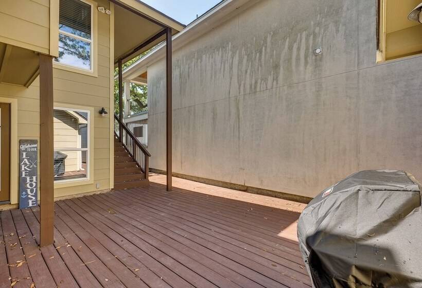 Lakefront Montgomery Home W/ Porch & Dock!