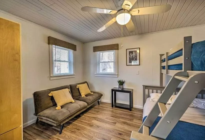 Lakeview Mecosta Cottage W/ Grill + Fire Pit