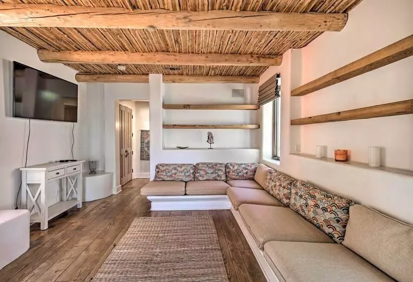Luxe Adobe Retreat W/ Mountain & Golf Course Views