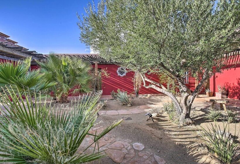 Luxe Adobe Retreat W/ Mountain & Golf Course Views