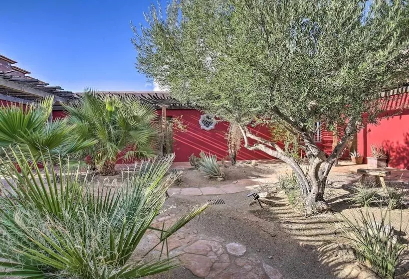 Luxe Adobe Retreat W/ Mountain & Golf Course Views