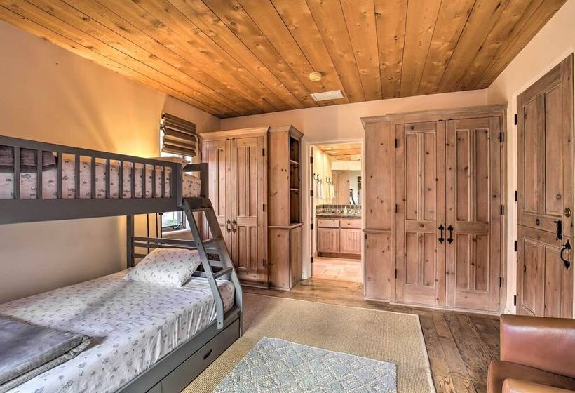 Luxe Adobe Retreat W/ Mountain & Golf Course Views