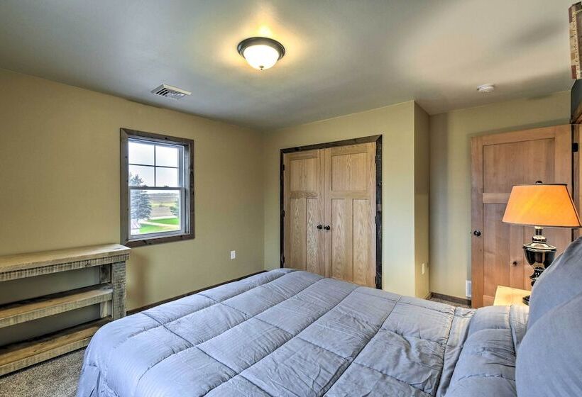 Lakefront Wisconsin Dells Home W/ Game Room