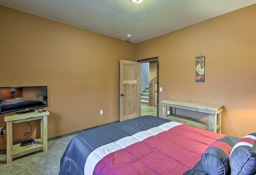 Lakefront Wisconsin Dells Home W/ Game Room