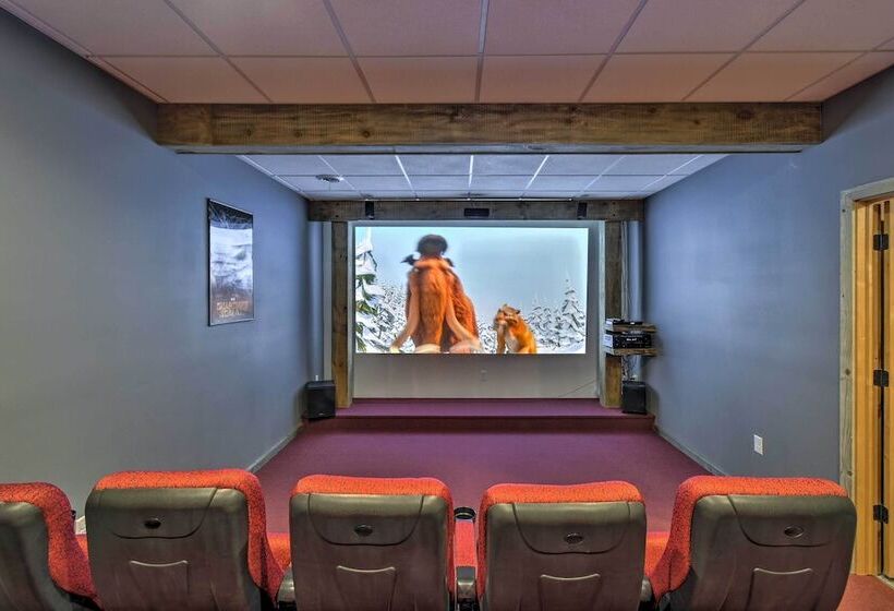 Lakefront Wisconsin Dells Home W/ Game Room