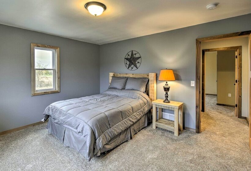 Lakefront Wisconsin Dells Home W/ Game Room