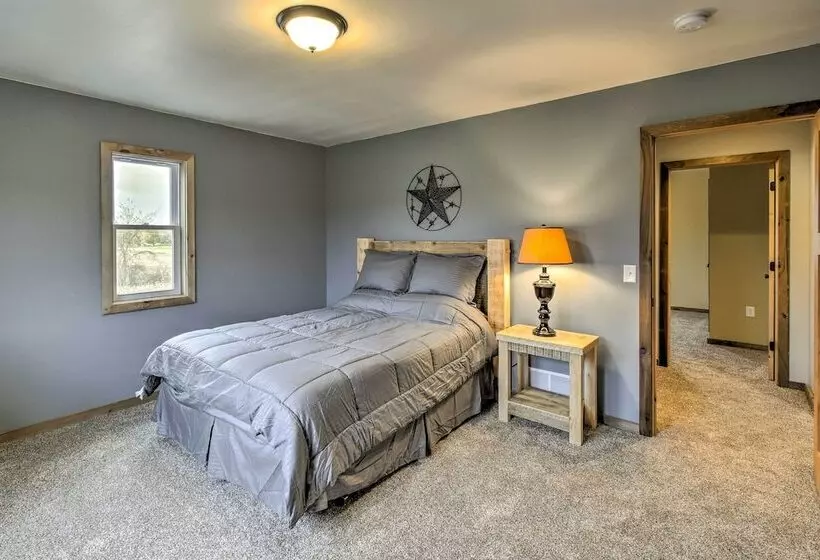 Lakefront Wisconsin Dells Home W/ Game Room