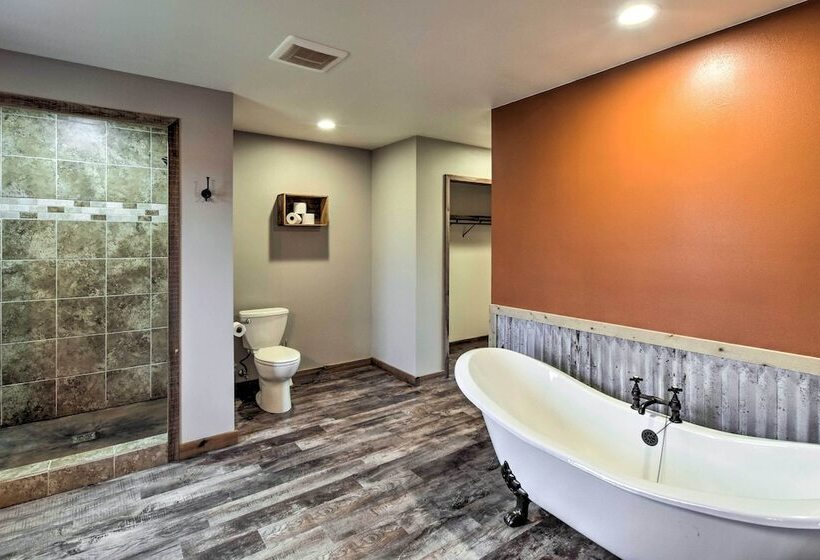 Lakefront Wisconsin Dells Home W/ Game Room