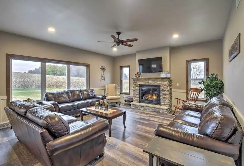 Lakefront Wisconsin Dells Home W/ Game Room