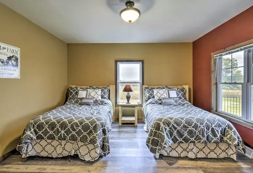 Lakefront Wisconsin Dells Home W/ Game Room