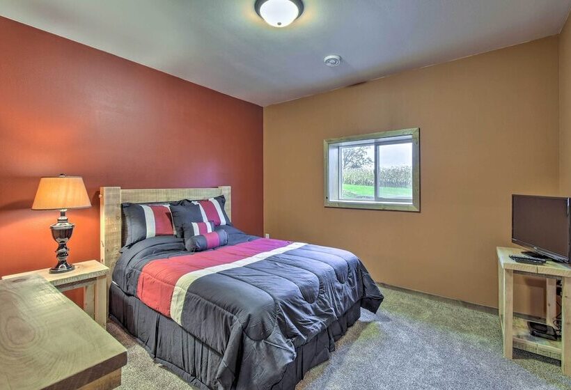 Lakefront Wisconsin Dells Home W/ Game Room