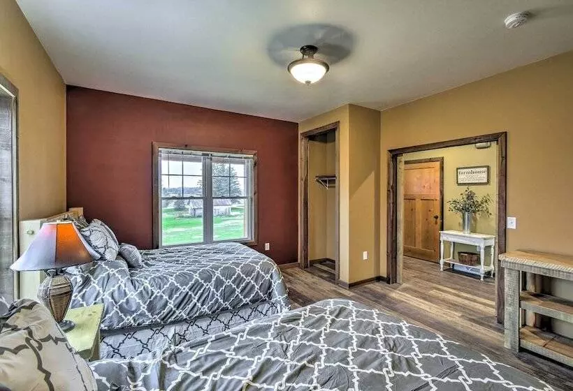 Lakefront Wisconsin Dells Home W/ Game Room