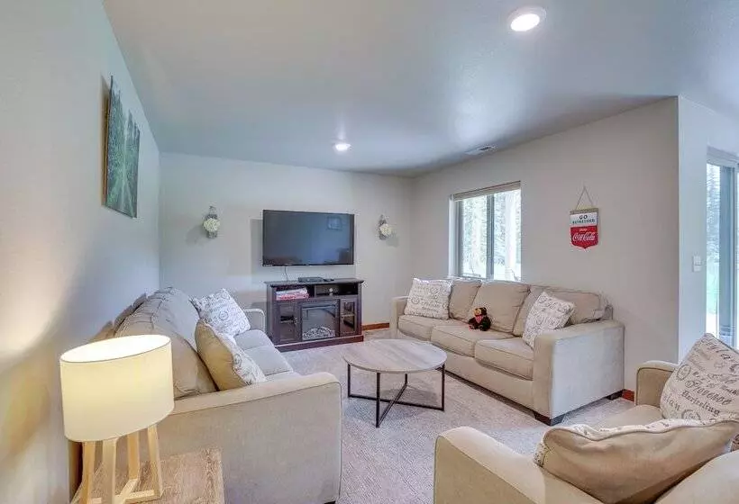 Family Friendly Lead Cabin Near Atv/snowmobiling