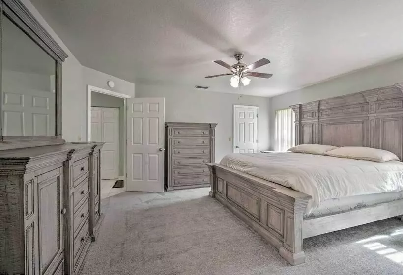 Ocala Home W/ Fireplace + Near Golf Courses!