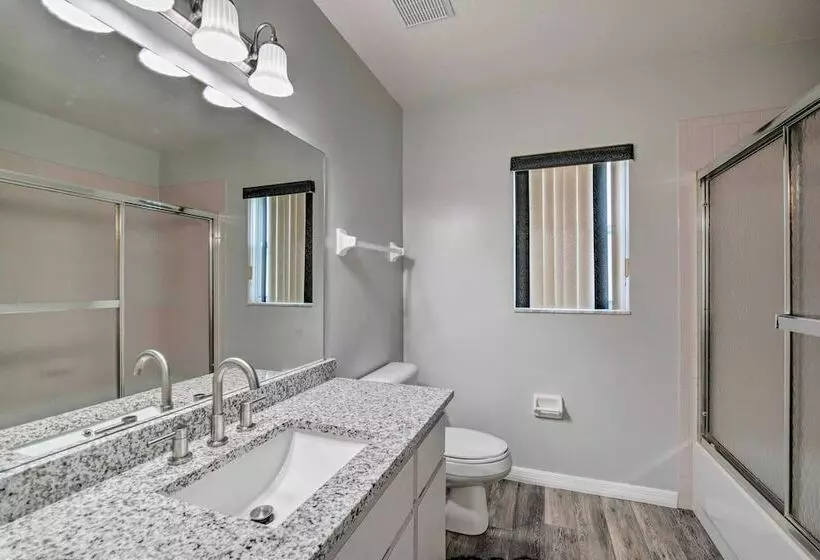 Ocala Home W/ Fireplace + Near Golf Courses!