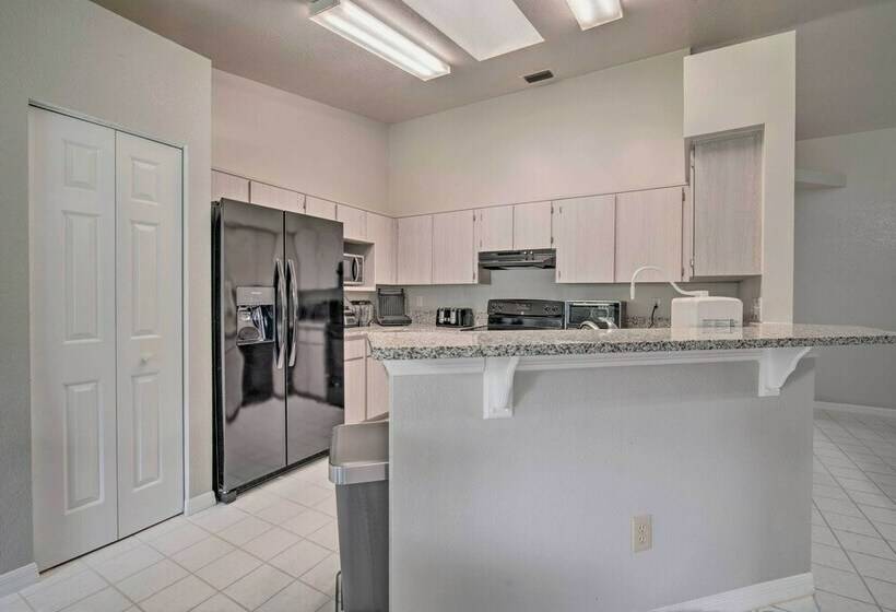 Ocala Home W/ Fireplace + Near Golf Courses!