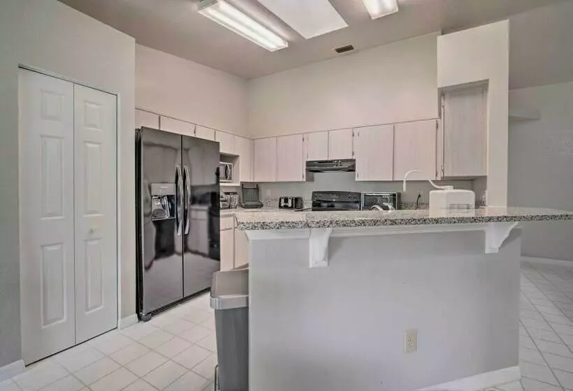 Ocala Home W/ Fireplace + Near Golf Courses!