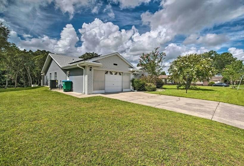 Ocala Home W/ Fireplace + Near Golf Courses!