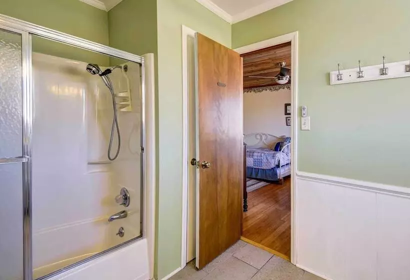 Ocean Isle Beach Home W/ Canal Views!